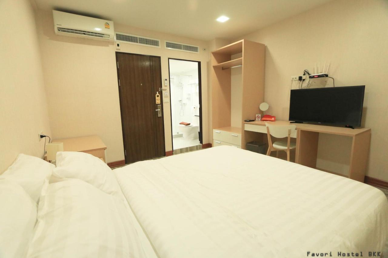 Favori Hostel Bangkok Surawong Extérieur photo