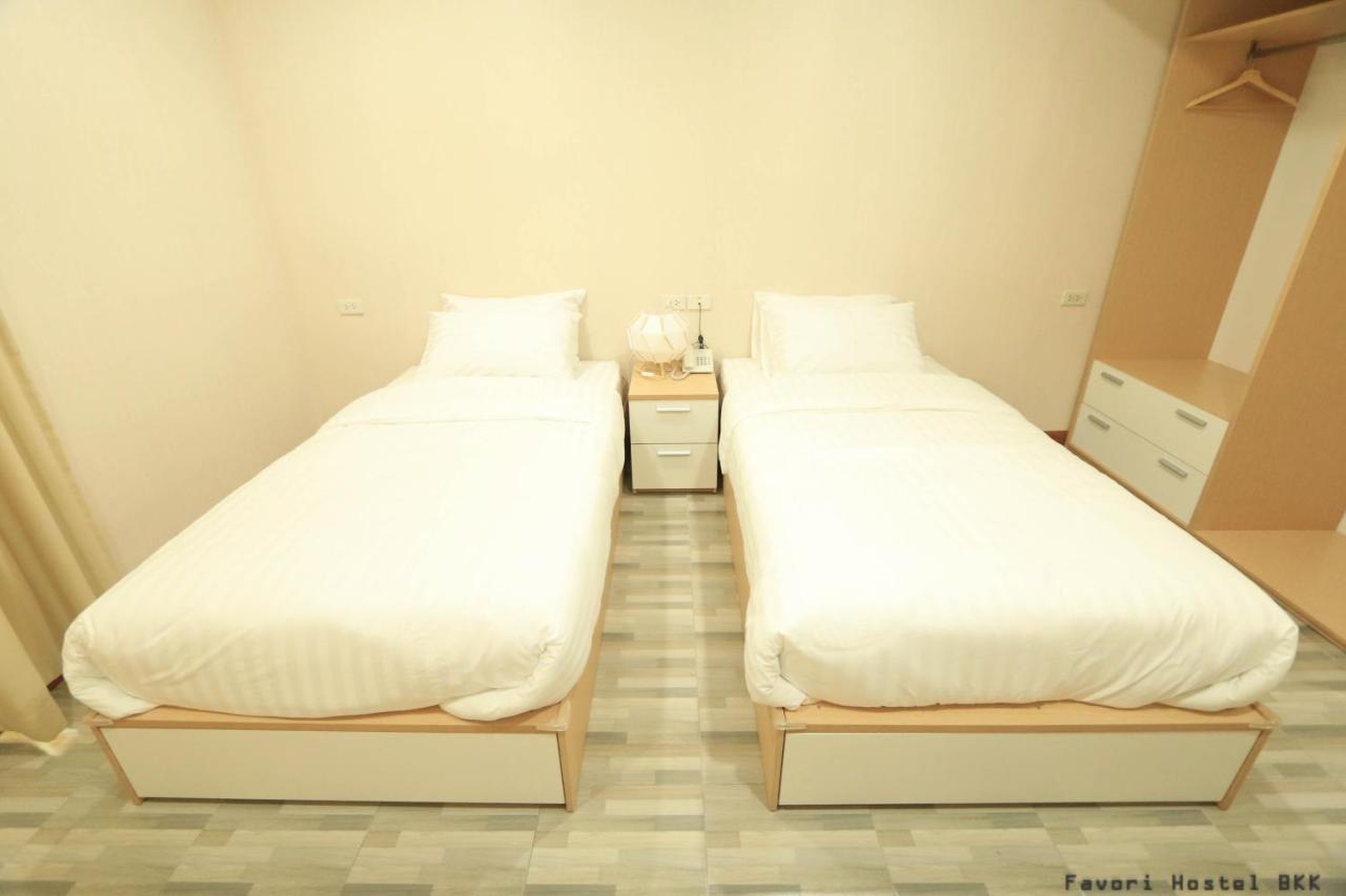 Favori Hostel Bangkok Surawong Extérieur photo