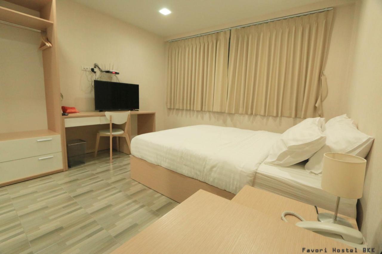 Favori Hostel Bangkok Surawong Extérieur photo