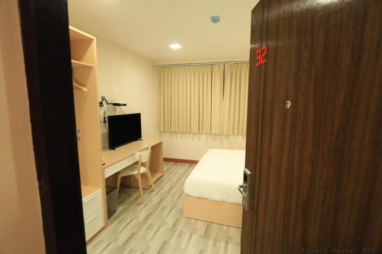 Favori Hostel Bangkok Surawong Extérieur photo