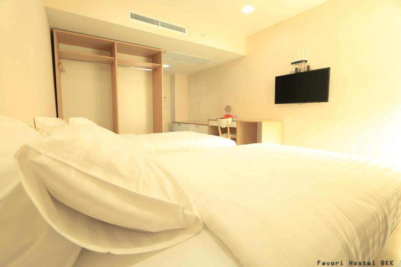 Favori Hostel Bangkok Surawong Extérieur photo