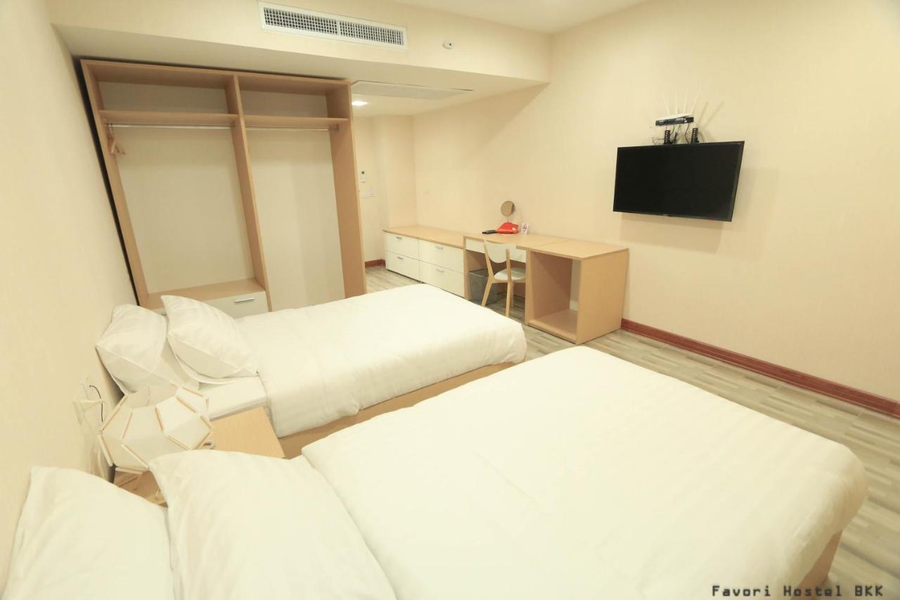 Favori Hostel Bangkok Surawong Extérieur photo