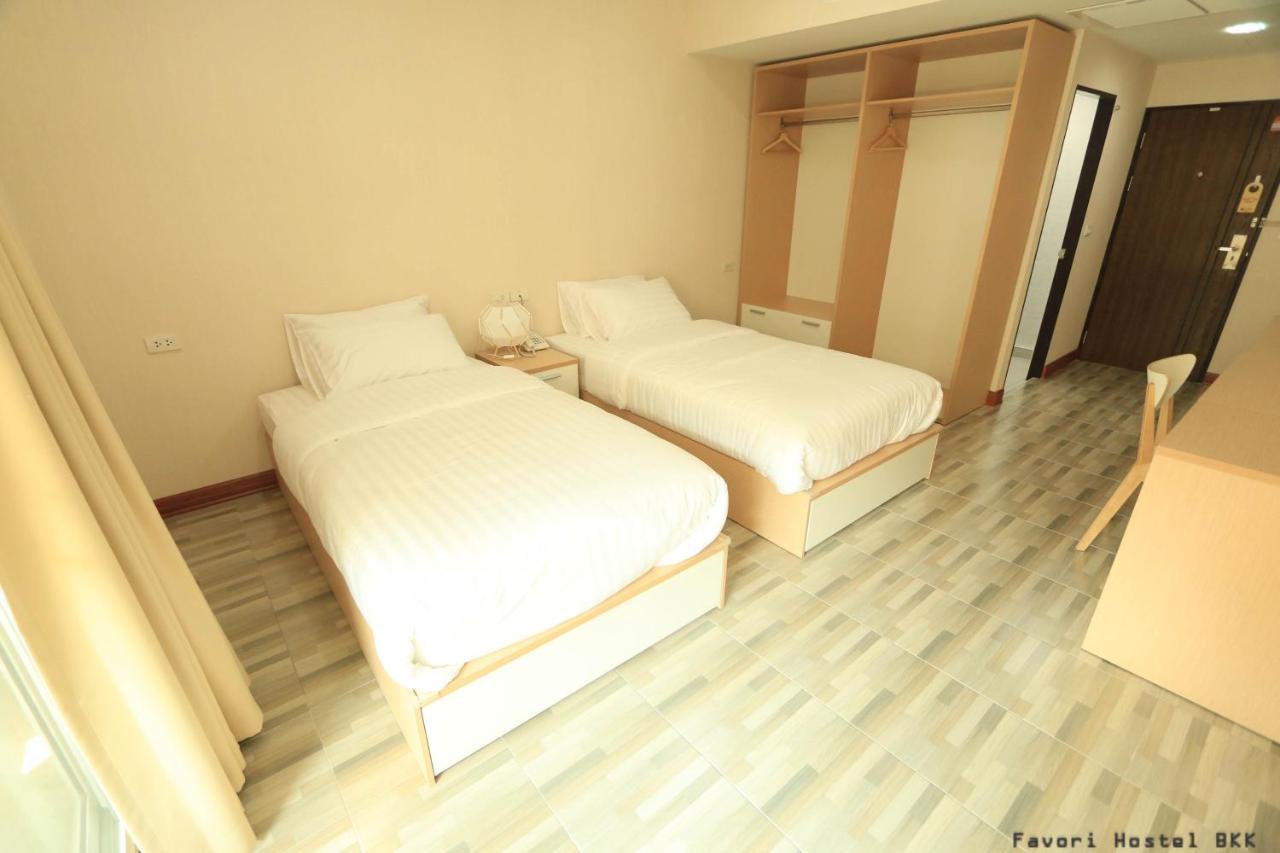 Favori Hostel Bangkok Surawong Extérieur photo