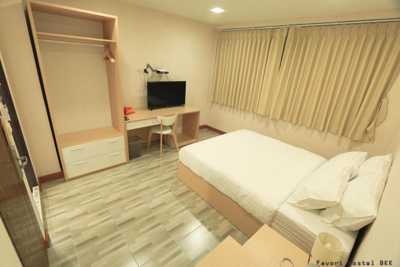 Favori Hostel Bangkok Surawong Extérieur photo