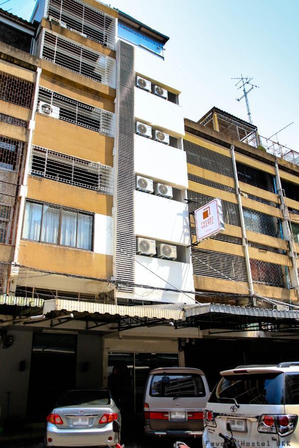 Favori Hostel Bangkok Surawong Extérieur photo